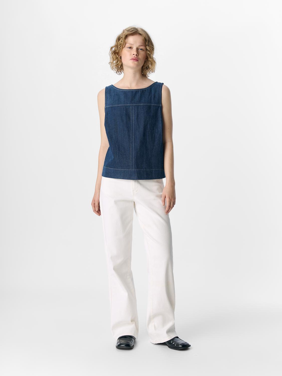 model_shot-front_full